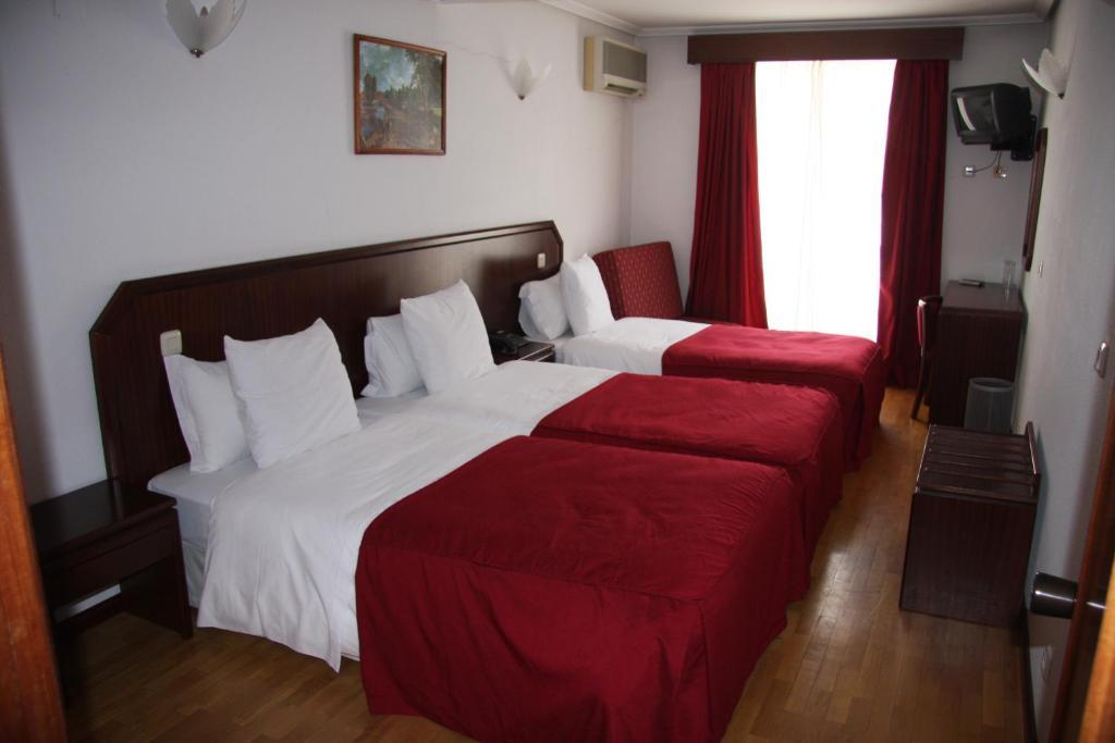 Hotel Turismo Miranda ميراندا دو دورو الغرفة الصورة