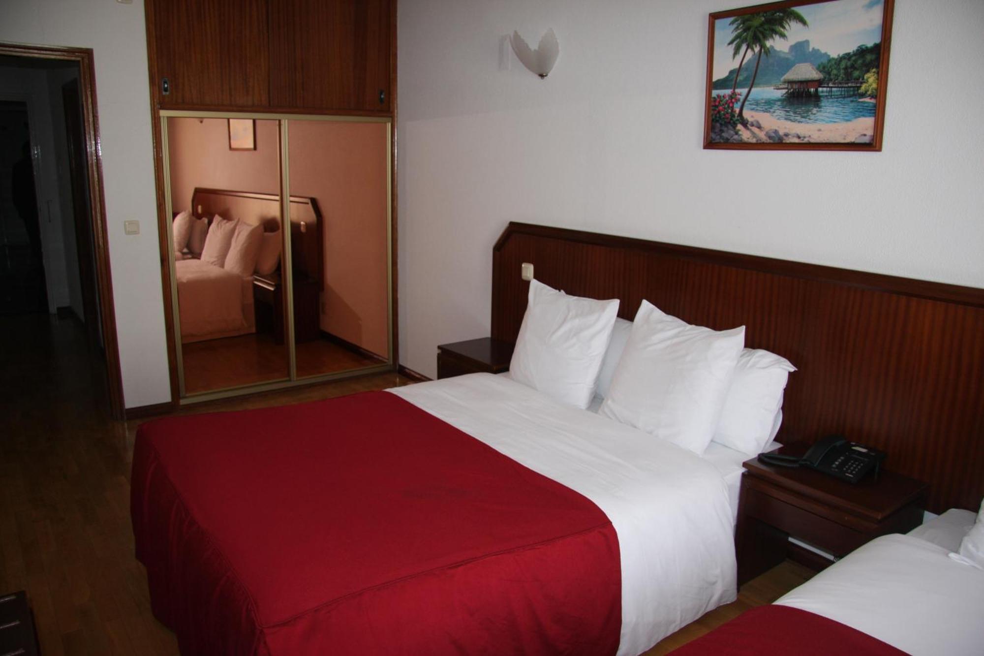 Hotel Turismo Miranda ميراندا دو دورو المظهر الخارجي الصورة
