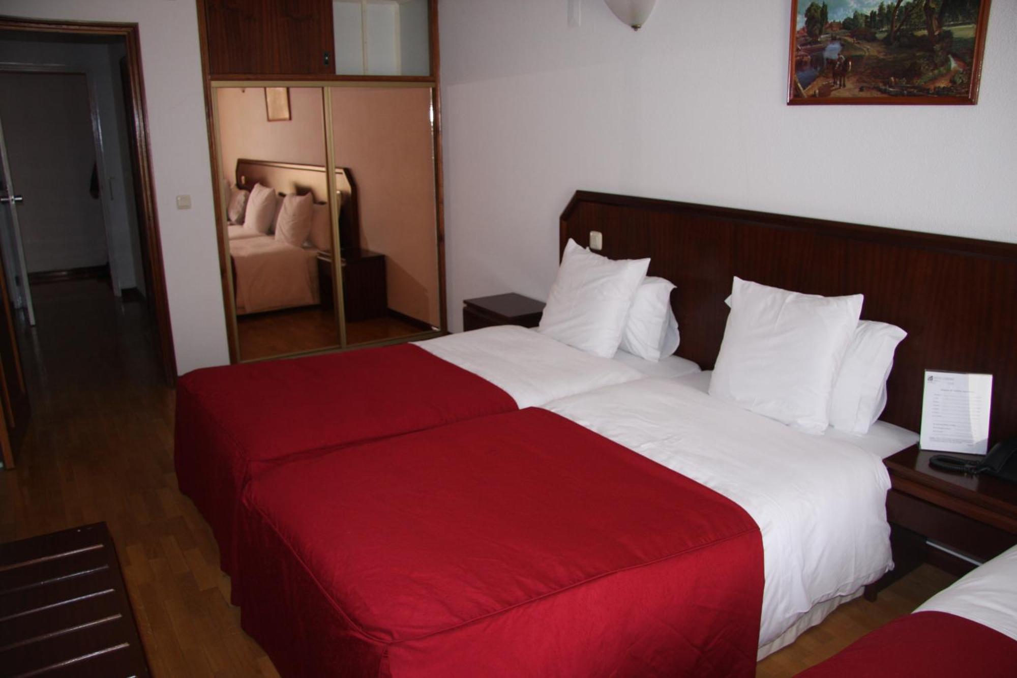 Hotel Turismo Miranda ميراندا دو دورو المظهر الخارجي الصورة