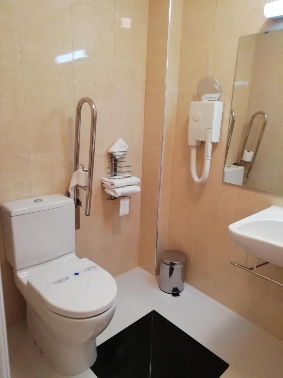Hotel Turismo Miranda ميراندا دو دورو المظهر الخارجي الصورة